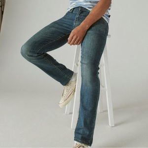 Lucky Brand Mens 110 Skinny Jeans 32x30 medium blue. Very good condition.